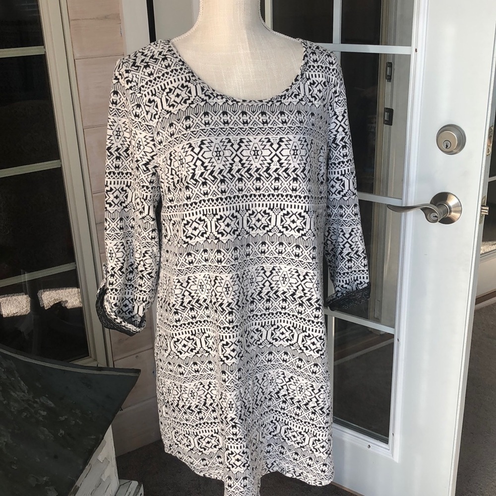 Maurices Black and White‎ Aztec Dress